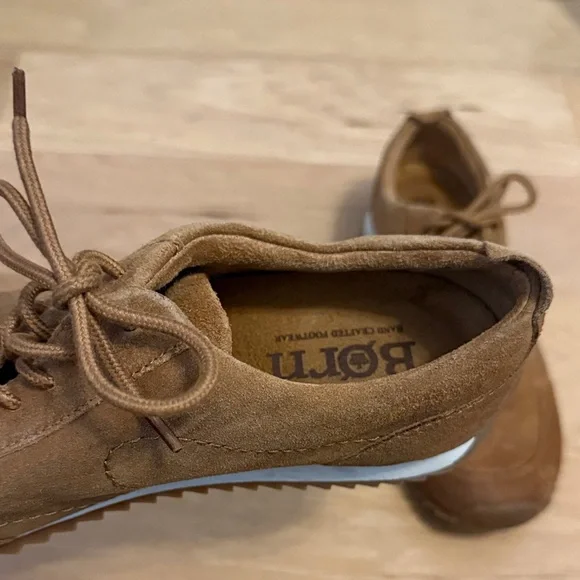 Born women’s Tan Suede Sneakers - Picture 2 of 3